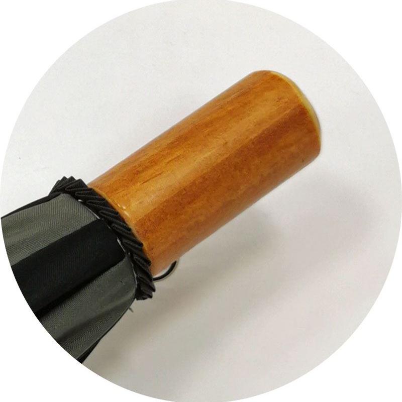 Holz, leicht geflammt und lackiert, ca 22mm im Durchmesser